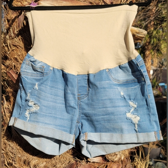 Maternity jean distressed shorts - Picture 1 of 2